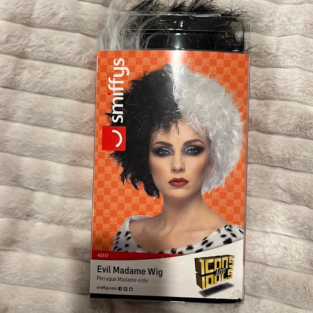 Evil madame wig